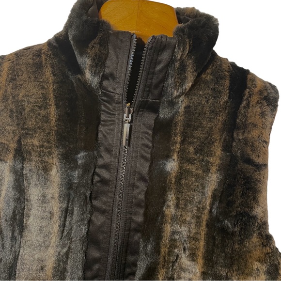 Vest Outdoor Edition by Parkhurst Faux Fur Reversible Vest Cozy Warm Sz M - Picture 2 of 15